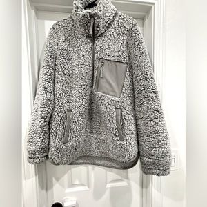 Gray Abercrombie sweater size large perfect condition